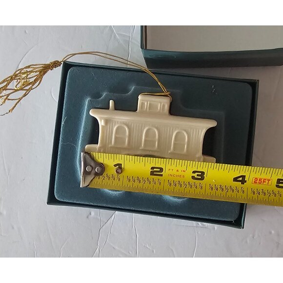 Lenox Christmas Porcelain Ornament: Yuletide Express Caboose (1989) - Picture 5 of 6